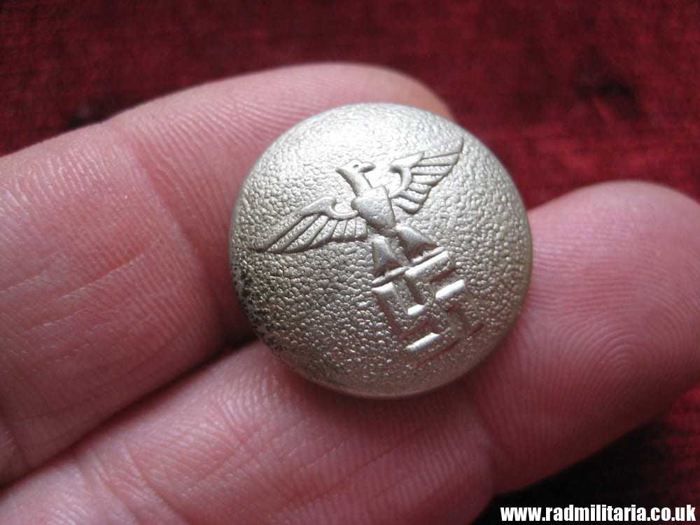 & WW2 German NSDAP BUTTON, marked: RZM 24, very good condition. - Image 3
