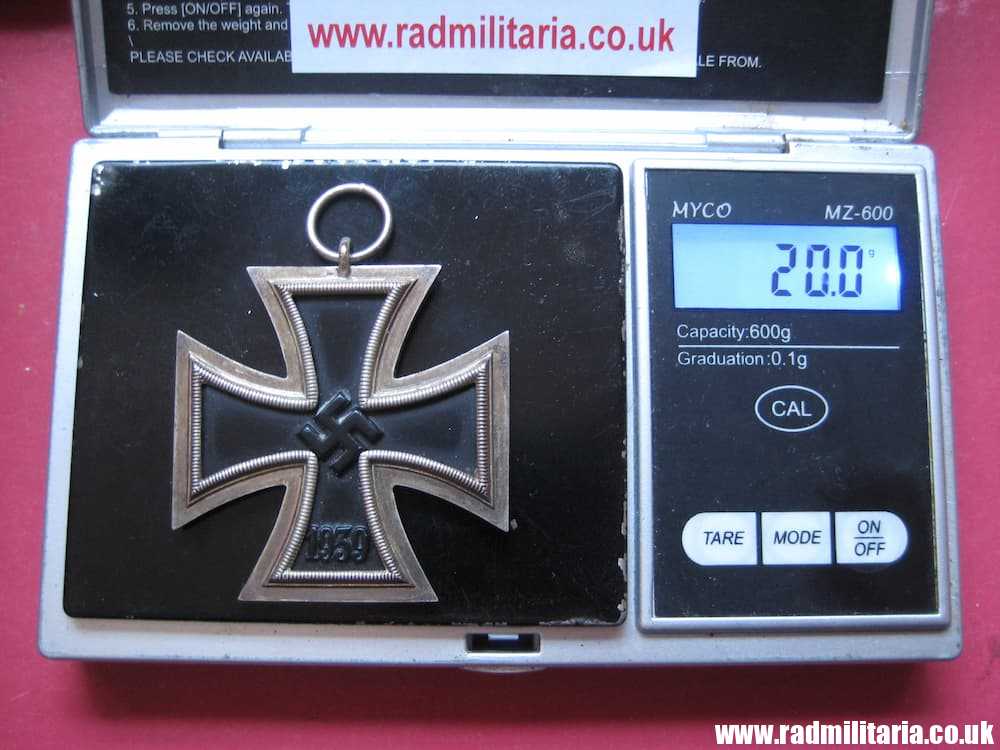 & original WW2 German IRON CROSS 2nd class in very good condition - Genuine ! - Image 5