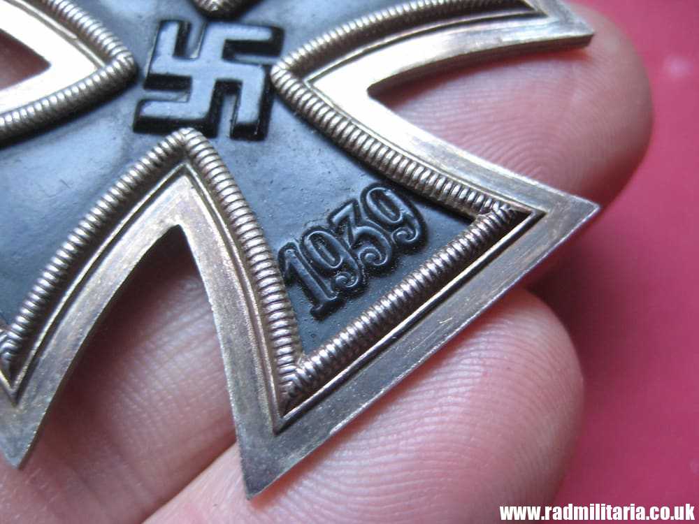 & original WW2 German IRON CROSS 2nd class in very good condition - Genuine ! - Image 9