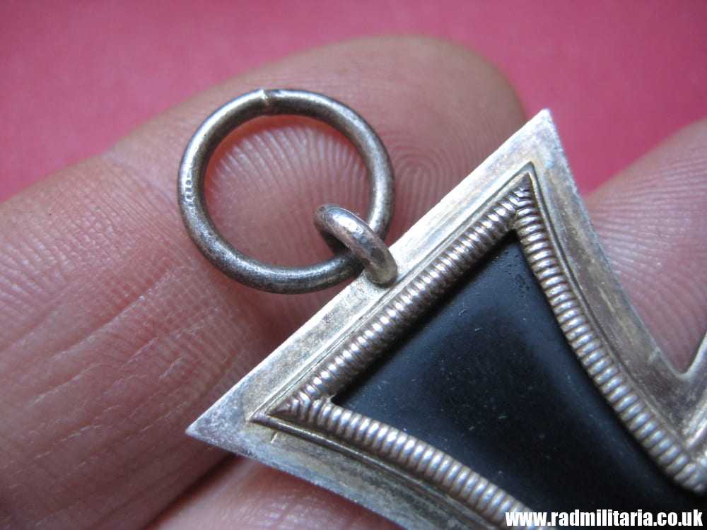 & original WW2 German IRON CROSS 2nd class in very good condition - Genuine ! - Image 4