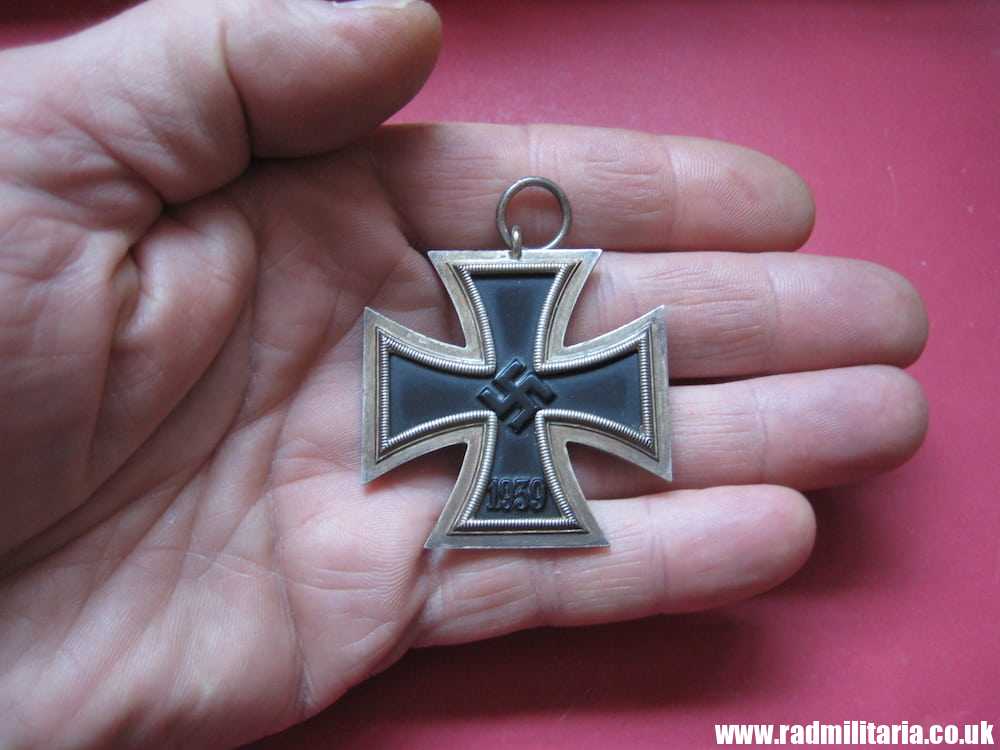 & original WW2 German IRON CROSS 2nd class in very good condition - Genuine ! - Image 13