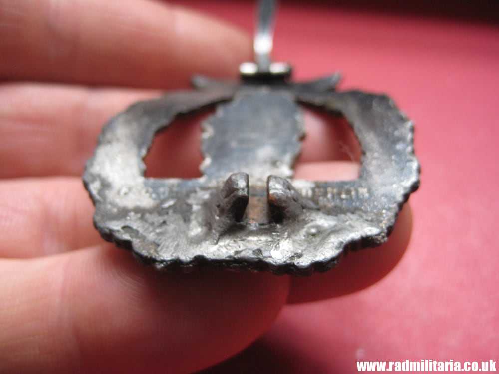 & original WW2 German KRIEGSMARINE Minensuch BADGE maker: FEC. OTTO PLACZEK BERLIN - Image 11