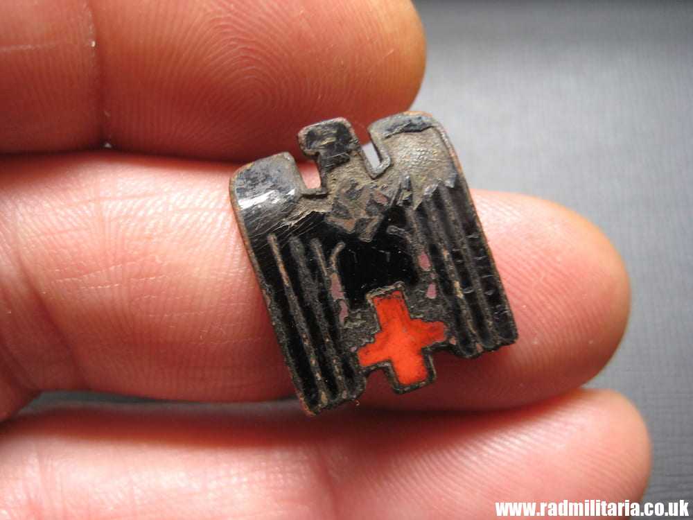& WW2 German Red Cross ENAMEL BADGE marked: E.L.M. GES. GESCH. poor condition