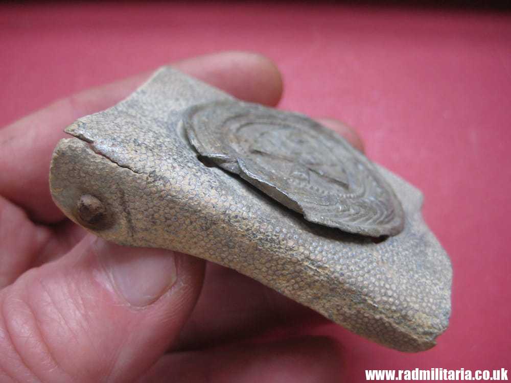 & WW2 original German RAD BELT BUCKLE zinc, poor condition - metal detecting find. - Image 5