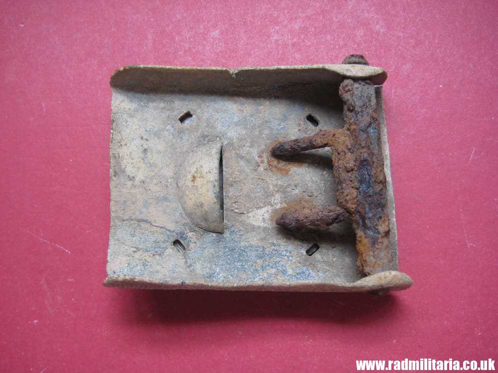 & WW2 original German RAD BELT BUCKLE zinc, poor condition - metal detecting find. - Image 3