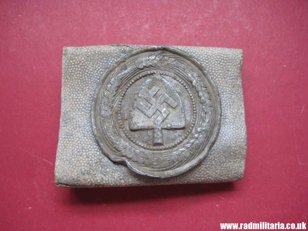 & WW2 original German RAD BELT BUCKLE zinc, poor condition - metal detecting find. - Image 4