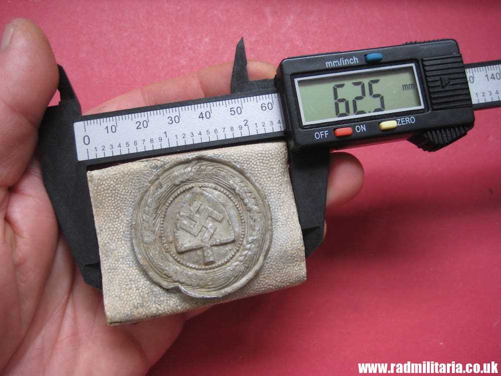 & WW2 original German RAD BELT BUCKLE zinc, poor condition - metal detecting find. - Image 8
