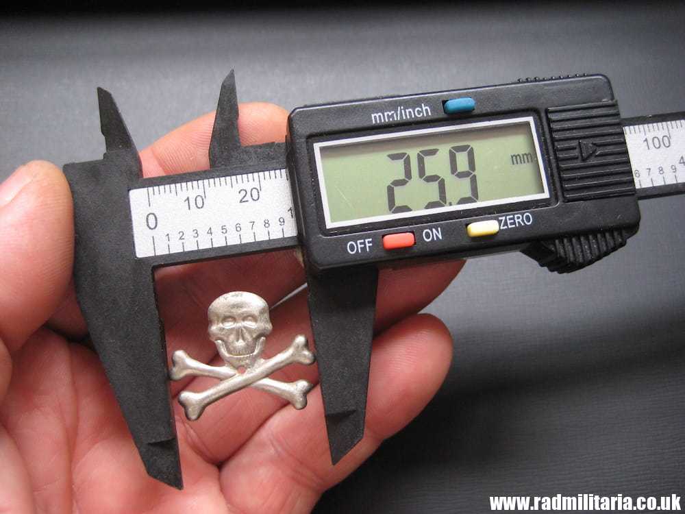 & unknown metal SKULL BADGE in good used condition. Original or fake ? - Image 7