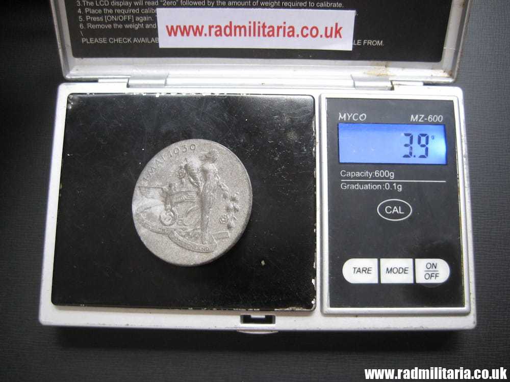 & WW2 original German TINNIE BADGE - 1 MAI 1939 SUDETENLAND, complete badge with maker mark. - Image 9