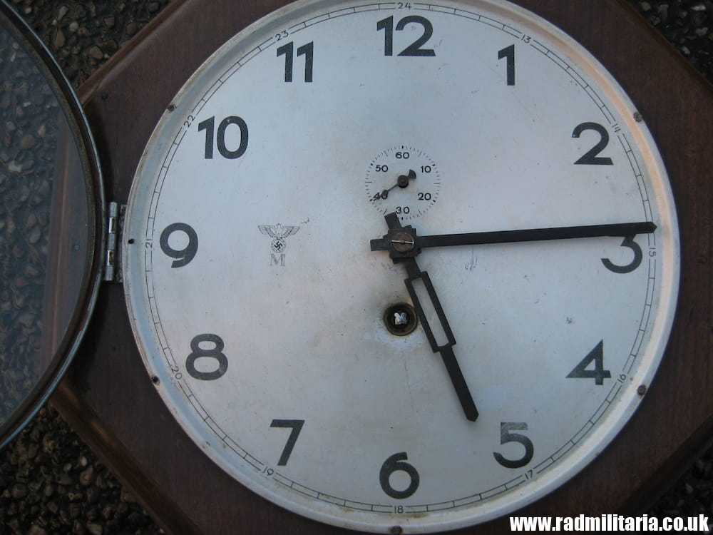 & WW2 German KRIEGSMARINE ship's CLOCK in wooden case - genuine. - Image 12