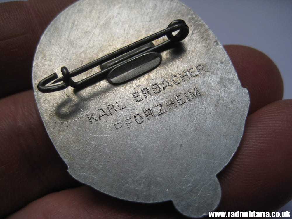 & WW2 original German TINNIE BADGE - Tag Der Arbeit 1935, maker: Karl Erbacher Pforzheim - Image 15