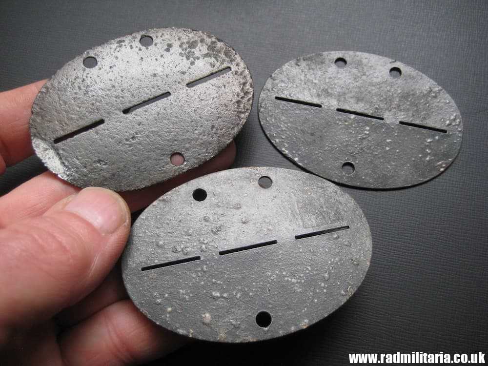 & WW2 original German zinc DOG TAGS – SET of 3 no marking CLEAR, metal detecting find. - Image 4