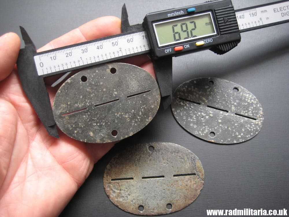 & WW2 original German zinc DOG TAGS – SET of 3 no marking CLEAR, metal detecting find. - Image 8