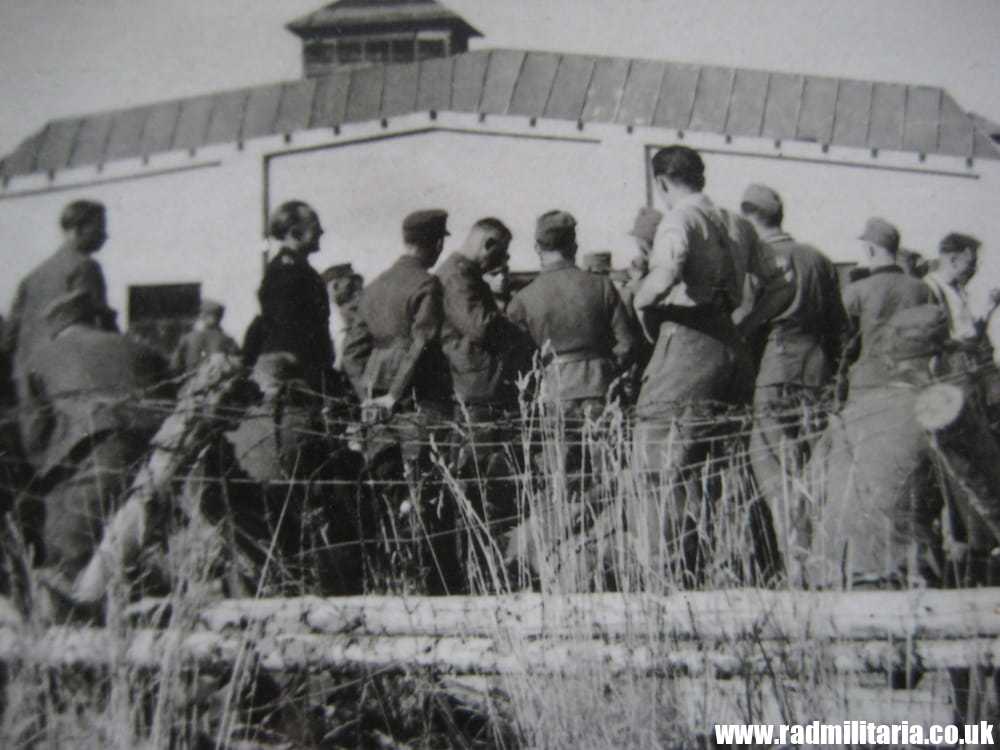 & WW2 original old PHOTO: one British soldier and many German prisoners. - Image 7