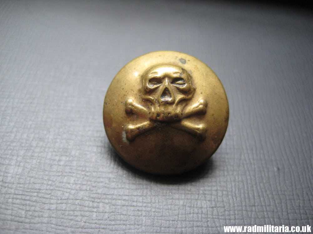 British MILITARY SKULL BUTTON - 17th Lancers Regiment, maker: FIRMIN & SONS LONDON - Image 3