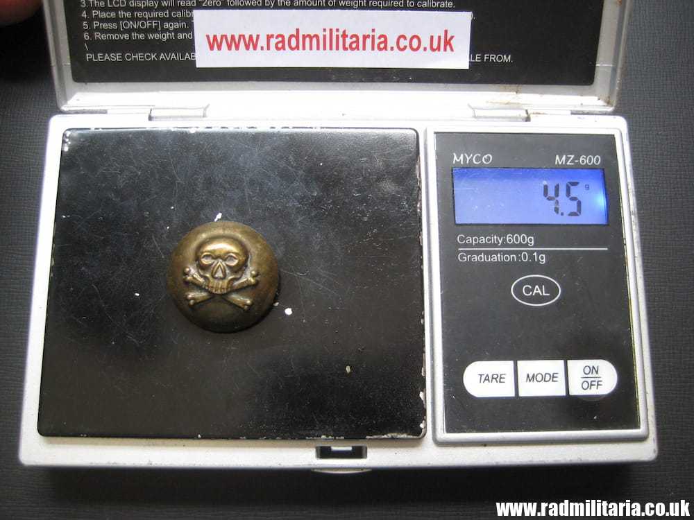 British MILITARY SKULL BUTTON - 17th Lancers Regiment, maker: FIRMIN & SONS LD, London. 1876 - 1882. - Image 3