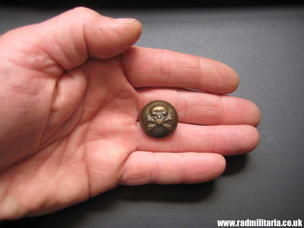 British MILITARY SKULL BUTTON - 17th Lancers Regiment, maker: FIRMIN & SONS LD, London. 1876 - 1882. - Image 9