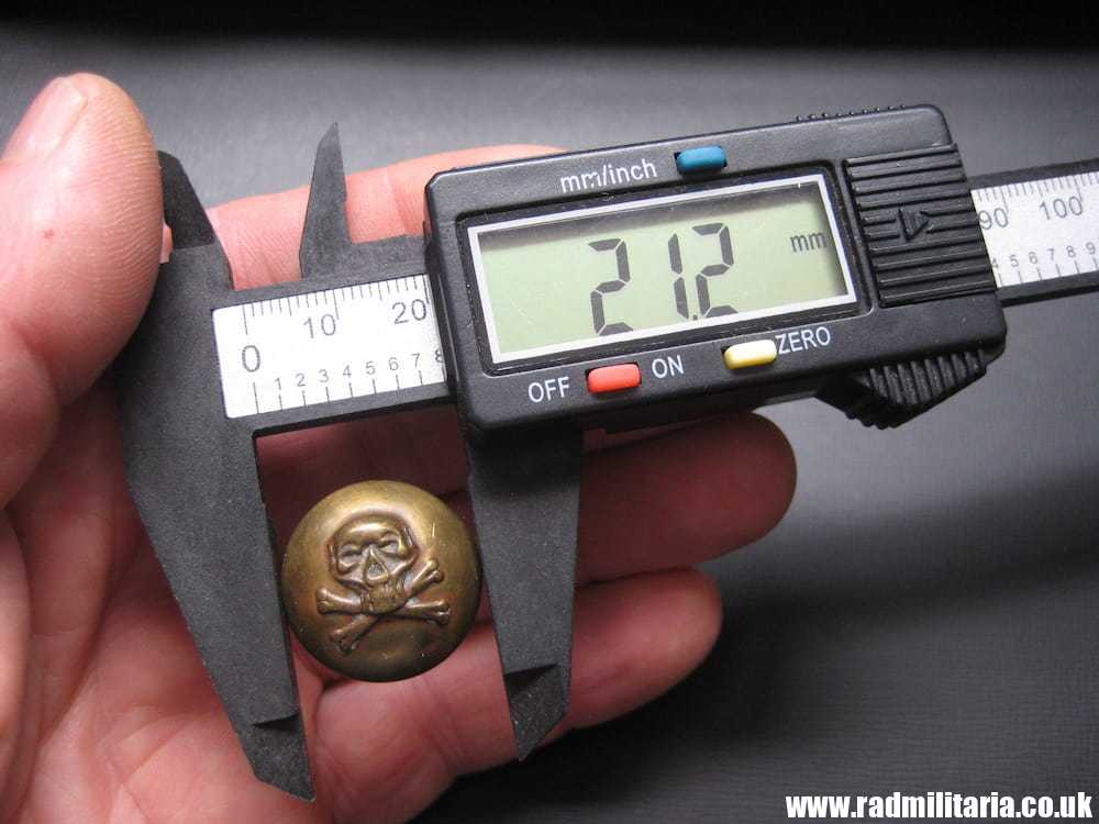 pre WW1 British MILITARY SKULL BUTTON - 17th Lancers Regiment, maker: SMITH & WRIGHT, Birmingham 1882 - 1889. - Image 4