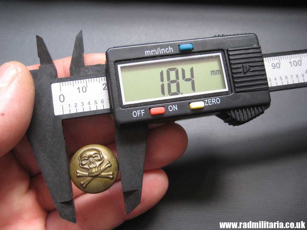 pre WW1 British MILITARY SKULL BUTTON - 17th Lancers Regiment, maker: SMITH & WRIGHT Ltd, Birmingham 1888 - 1889. - Image 4