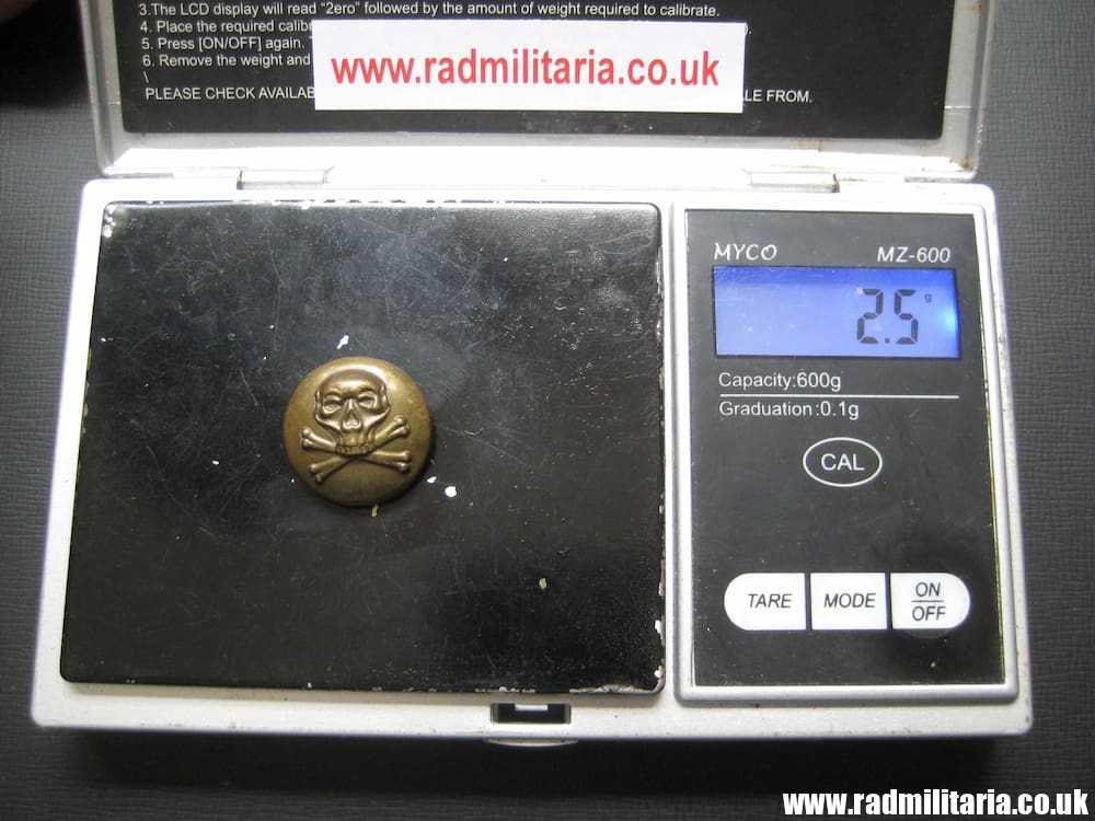 pre WW1 British MILITARY SKULL BUTTON - 17th Lancers Regiment, maker: SMITH & WRIGHT Ltd, Birmingham 1888 - 1889. - Image 5
