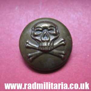 pre WW1 British MILITARY SKULL BUTTON - 17th Lancers Regiment, maker: SMITH & WRIGHT Ltd, Birmingham 1888 - 1889.