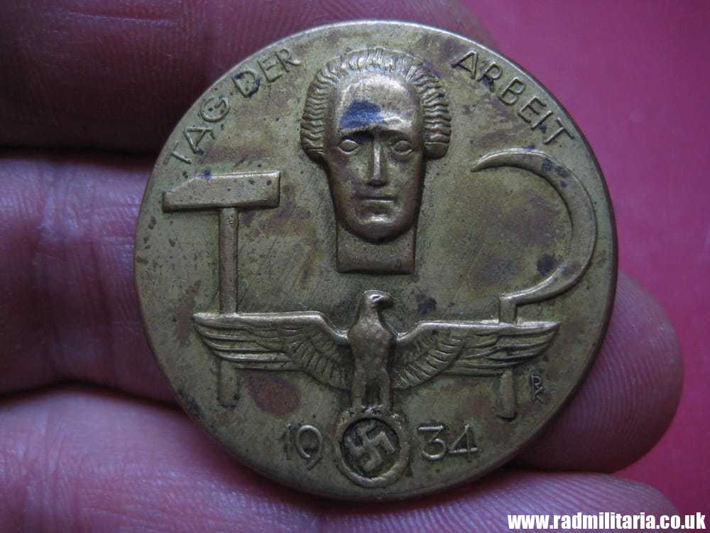 & pre WW2 original nazi GERMAN BADGE - Tag Der Arbeit 1934 with maker marks: GERB, HEUTE SCHWELM. - Image 4