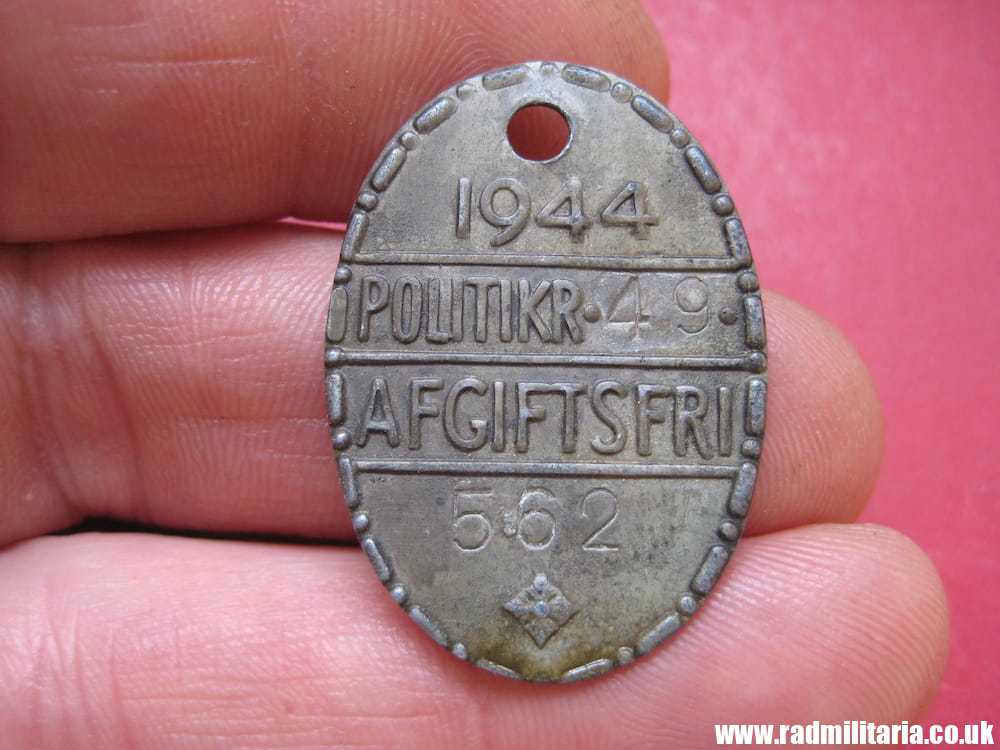 & WW2 unknown DOG TAG? TOKEN? with date - 1944 no. 562 - Image 4