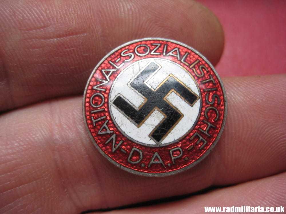 & WW2 German NSDAP enamel membership BADGE marked: RZM M1/34 Karl Wurster, Markneukirchen - Image 2