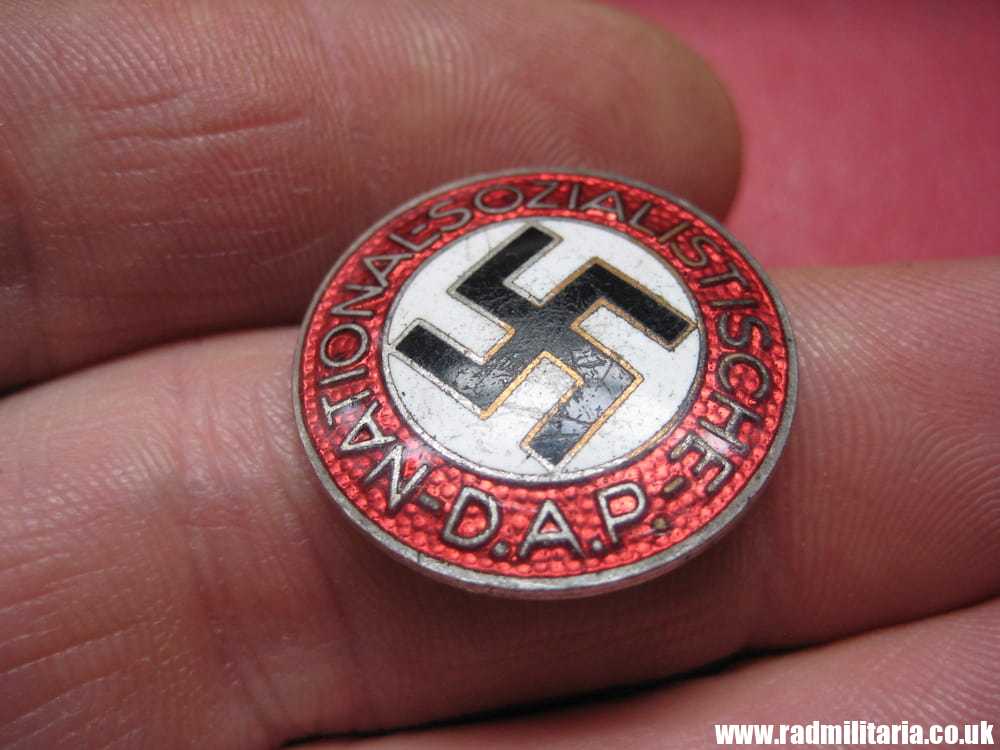 & WW2 German NSDAP enamel membership BADGE marked: RZM M1/34 Karl Wurster, Markneukirchen - Image 4
