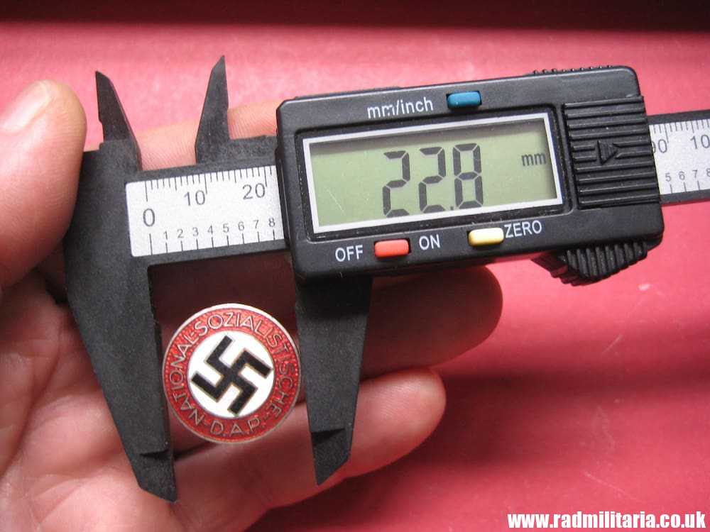 & WW2 German NSDAP enamel membership BADGE marked: RZM M1/34 Karl Wurster, Markneukirchen