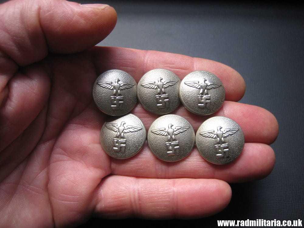 & WW2 SET of 6 German NSDAP BUTTONS with eagle, maker marks: EXTRA FEIN P.C. - genuine. - Image 2