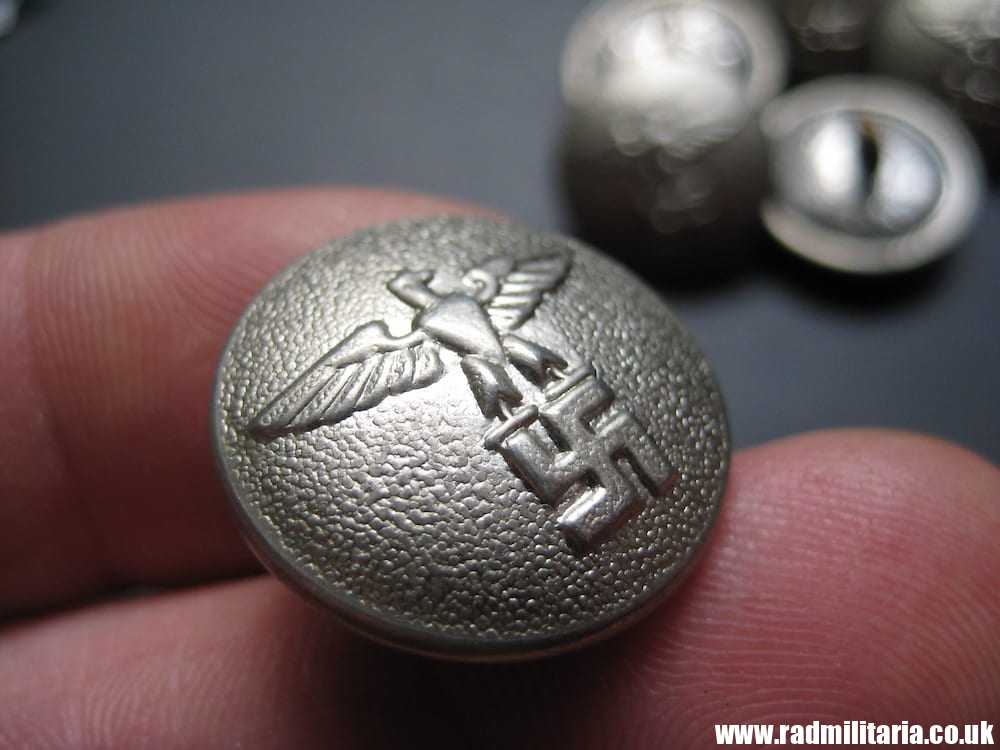 & WW2 SET of 6 German NSDAP BUTTONS with eagle, maker marks: EXTRA FEIN P.C. - genuine. - Image 9