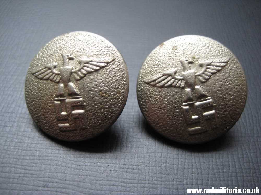 & WW2 PAIR of German NSDAP BUTTONS with eagle, rare RZM marks: RZM 24. - Image 4