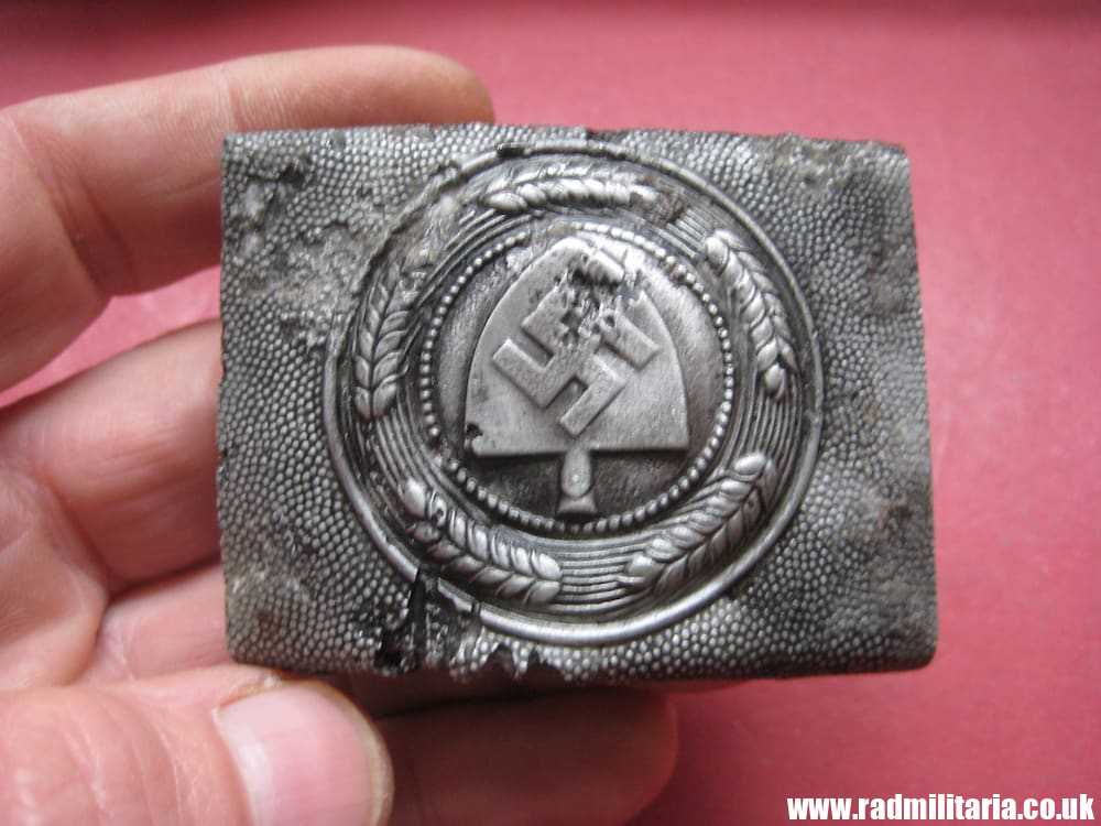 & WW2 original German RAD BELT BUCKLE made of aluminum, marked: N&H 37. metal detecting find. - Image 2