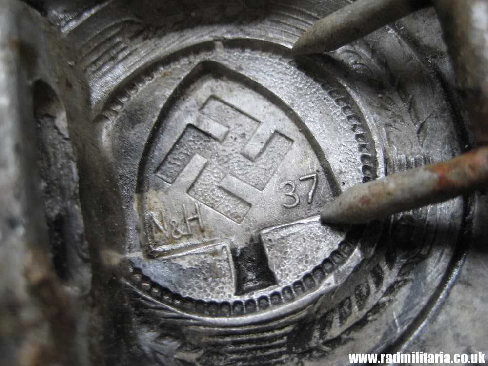 & WW2 original German RAD BELT BUCKLE made of aluminum, marked: N&H 37. metal detecting find. - Image 3