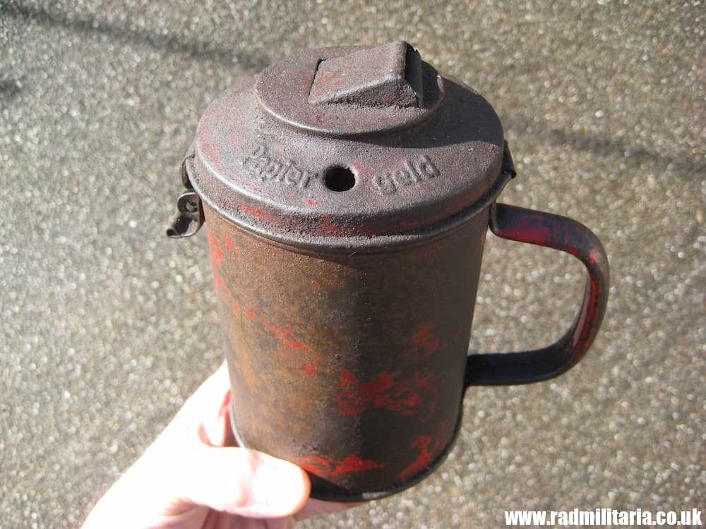 & WW2 German DONATION MONEY TIN made of steel - 1941. 100% Genuine !!