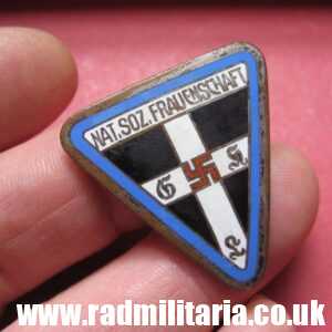& WW2 German ENAMEL BADGE - NAT. SOZ. FRAUENSCHAFT. maker: RZM 72.