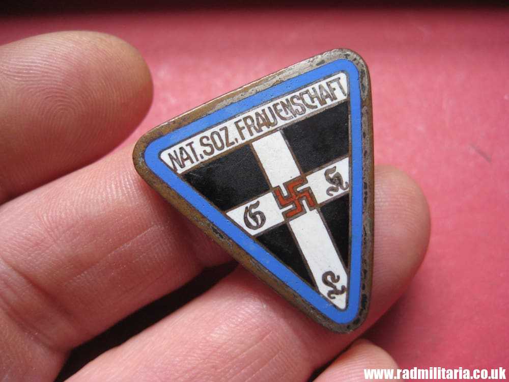 & WW2 German ENAMEL BADGE - NAT. SOZ. FRAUENSCHAFT. maker: RZM 72.