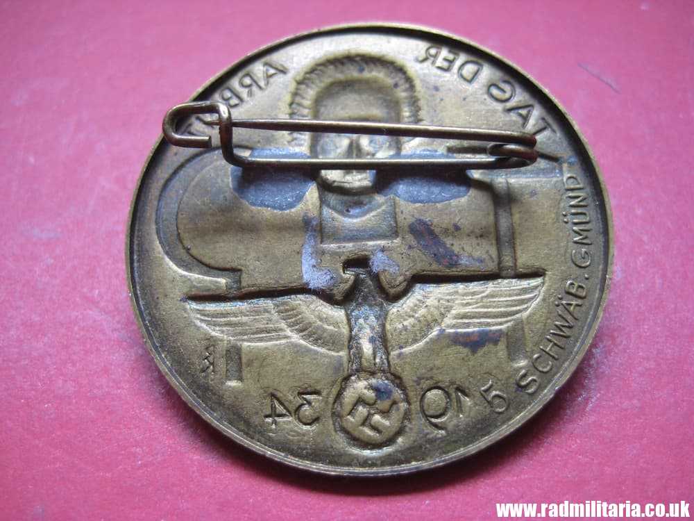 & pre WW2 original nazi GERMAN BADGE - Tag Der Arbeit 1934 with maker marks: "5 SCHWAB. GMUND" - Image 2