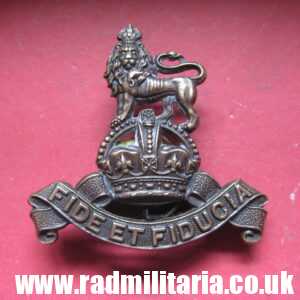 & WW1/WW2? British CAP BADGE: ARMY PAY CORPS officers bronze FIDE ET FIDUCIA cap badge - J.R. Gaunt London