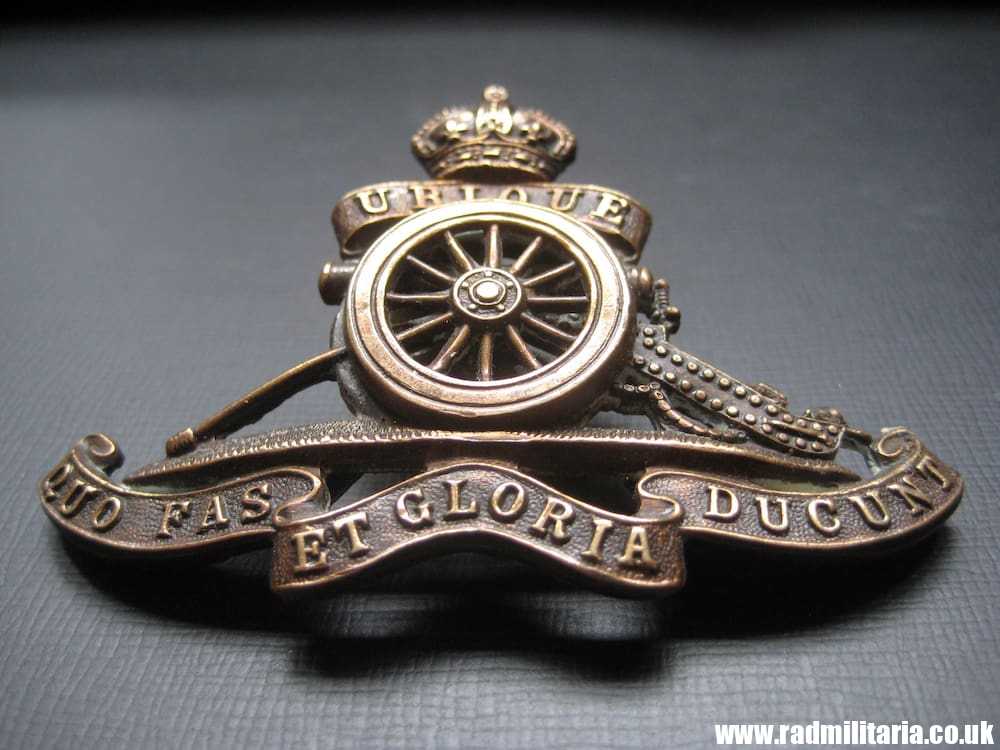 & WW1/WW2? British CAP BADGE: Royal Artillery officers bronze MOVING WHEEL cap badge - J.R. Gaunt. - Image 7