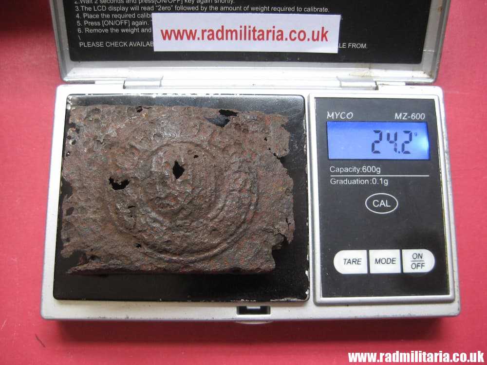 & WW2 original Wehrmacht BELT BUCKLE - metal detecting find, poor condition. - Image 4