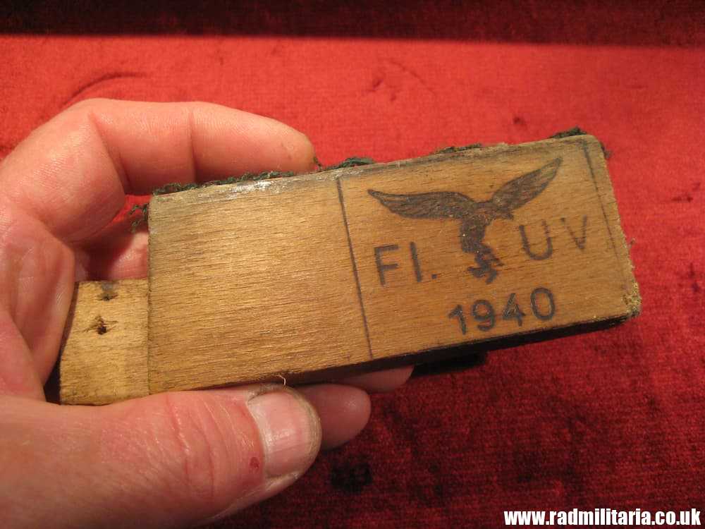 & WW2 Piece of wood with genuine Luftwaffe marking: Fl. UV. 1940 - Image 2