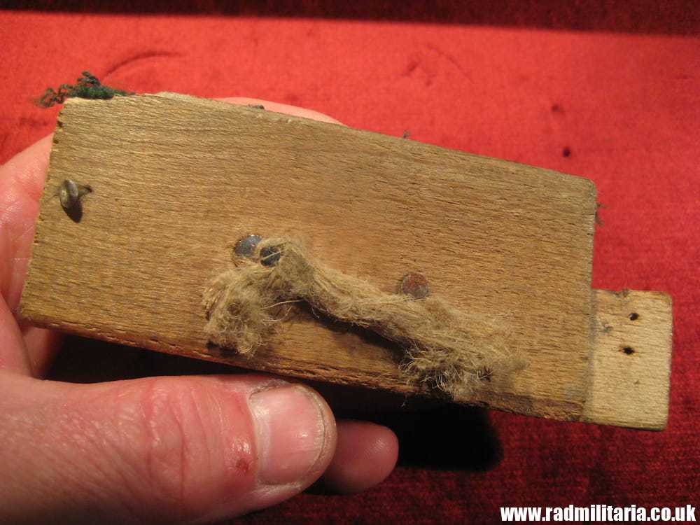 & WW2 Piece of wood with genuine Luftwaffe marking: Fl. UV. 1940 - Image 4