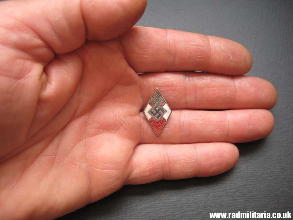 & WW2 German HJ membership ENAMEL BADGE - HitlerJugend. RZM M1/120. Genuine cap badge !! - Image 5