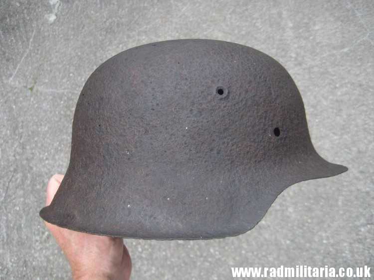 & original WW2 German HELMET - battlefield relic, metal detecting find - poor condition. - Image 16