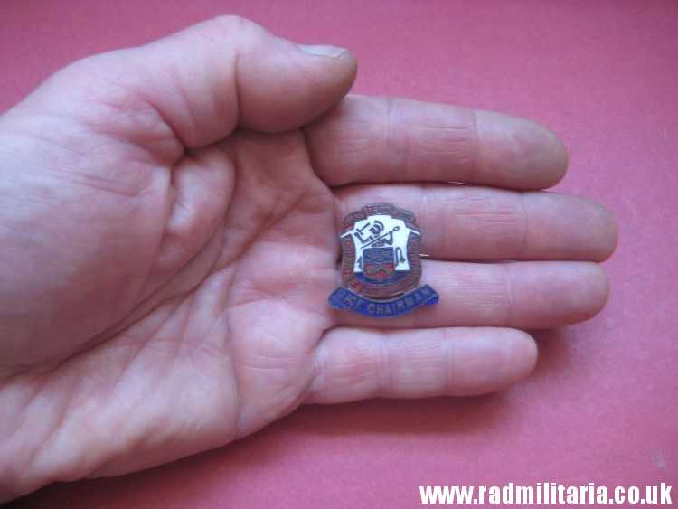& post WW2 original ENAMEL BADGE - 1940 DUNKIRK Veterans Associacion - VICE CHAIRMAN - Image 8