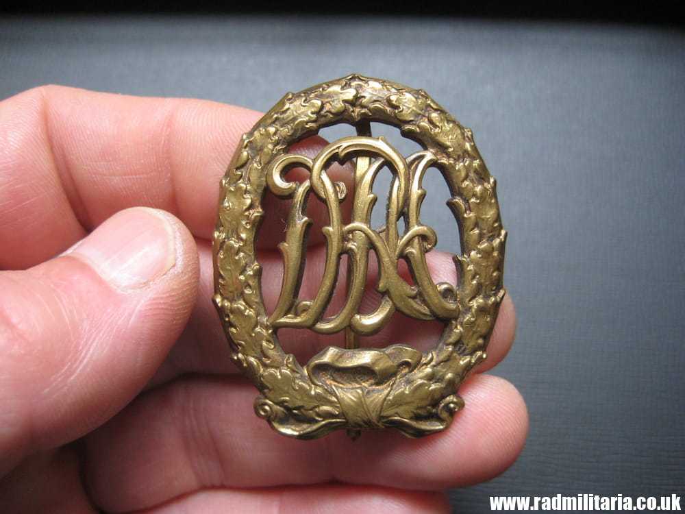 & WW2 German DRA (Sport) BADGE, maker: Eugen Marcus HOFJUWELIER Berlin - v. good condition. - Image 4