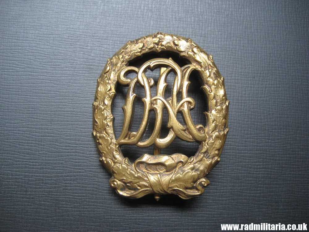 & WW2 German DRA (Sport) BADGE, maker: Eugen Marcus HOFJUWELIER Berlin - v. good condition. - Image 2