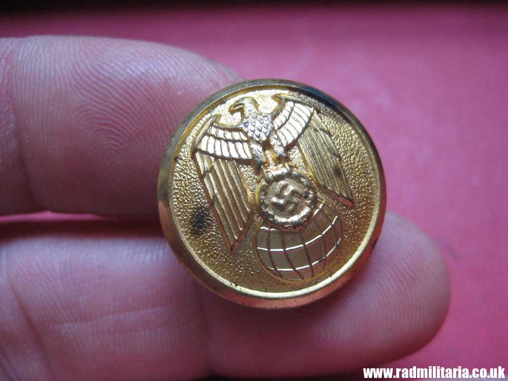 & WW2 original German diplomatic BUTTON marked: "ASSMANN & SOHNE Ludenscheid" - good condition. RARE !!